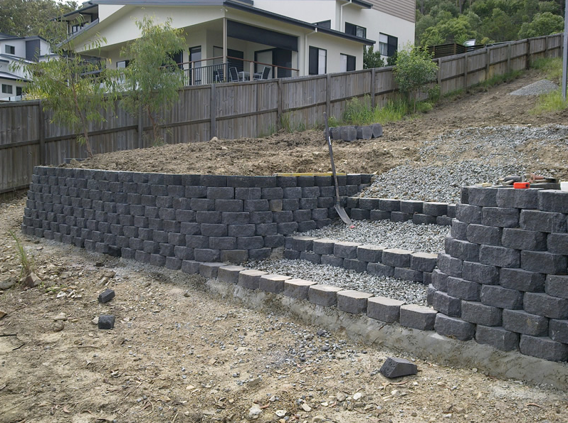 Retaining Walls Gold Coast Edgeworx Concrete Edging and Landscaping